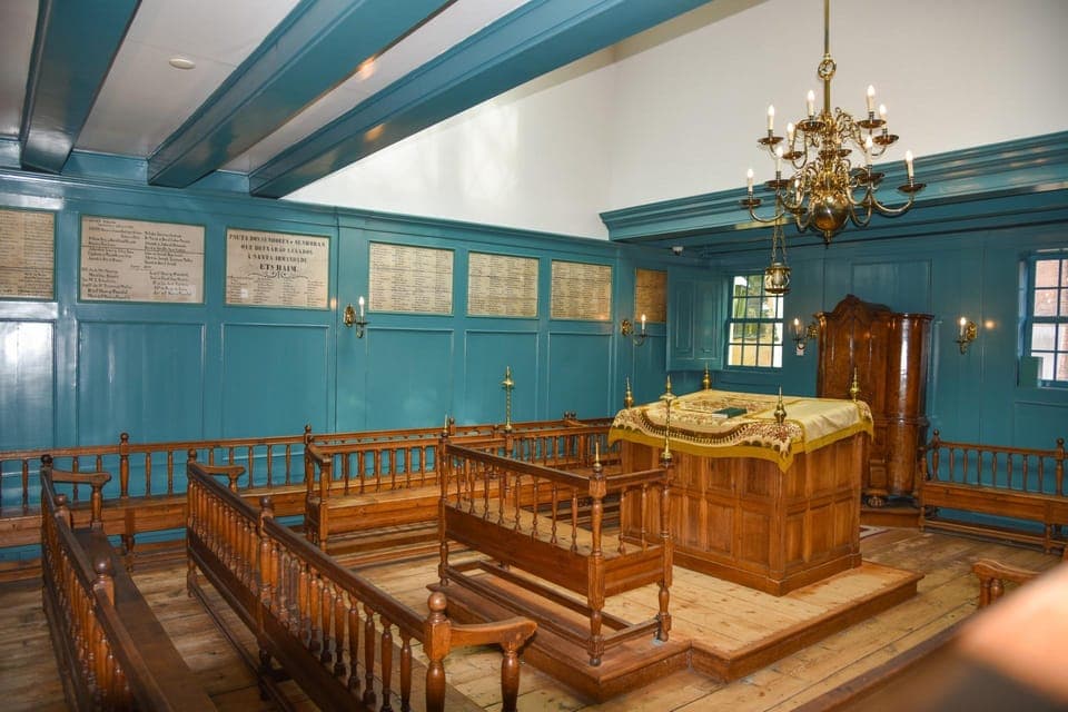 Private Jewish Quarter, Synagogue, Museum Tour & Cruise Gallery Image 4