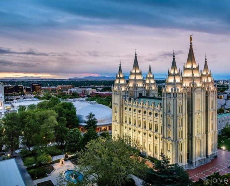 Lodging at Old Faithful Yellowstone&Grand Teton 5-Day Tour Gallery Image 3