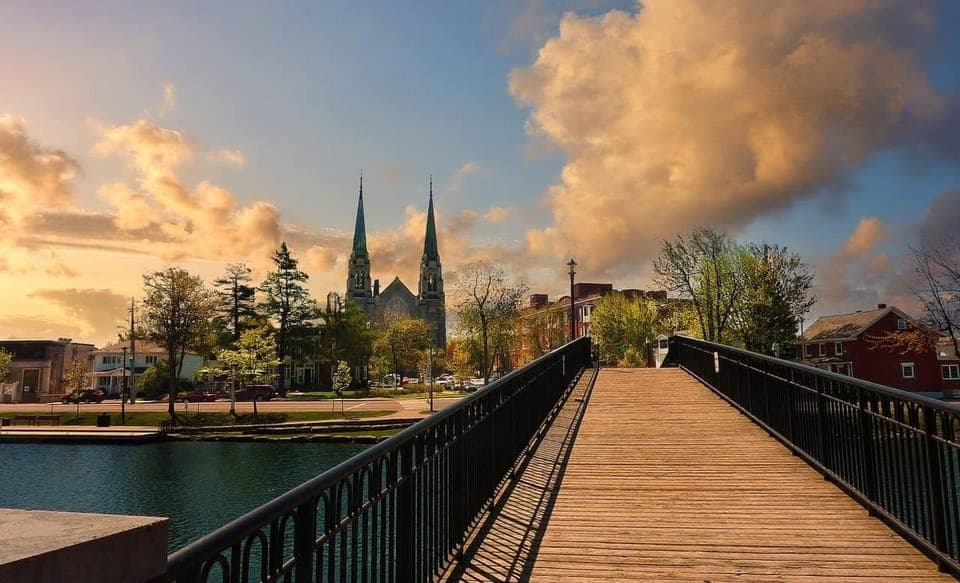 A Romantic Walking Tour Through Ottawa Gallery Image 3