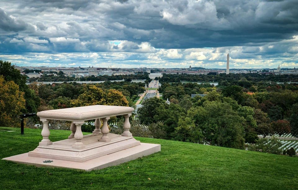 Arlington Cementary & Guard Ceremony with Iowa Jima Memorial Gallery Image 3