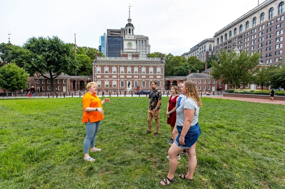 Independence Mall: Liberty Bell, Betsy Ross, Christ Church Gallery Image 1