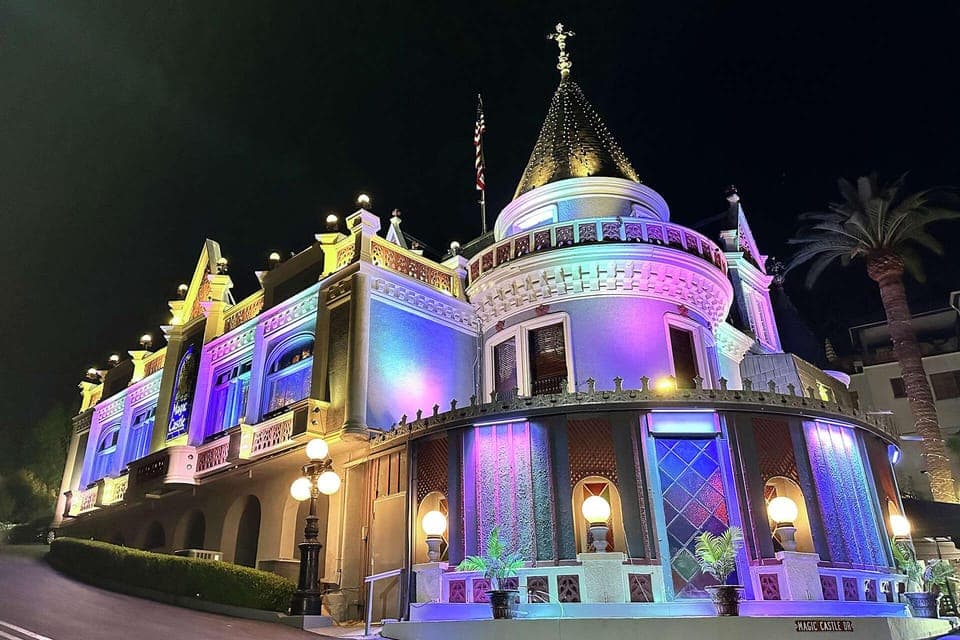 Haunted LA: Ghostly Encounters Flashlight Tour Gallery Image 4