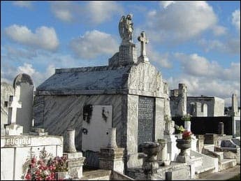 Traditional City and Estate Tour Gallery Image 3