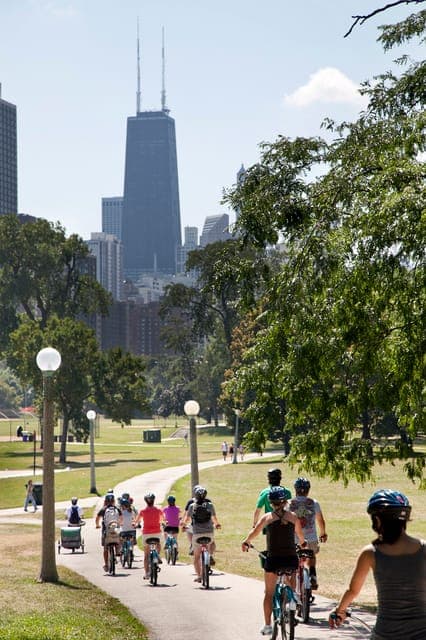 Lakefront Neighborhoods Bike Tour Gallery Image 4