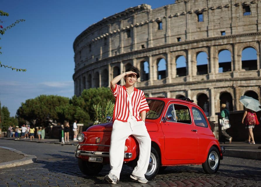 Rome Pro Photoshoot Service with Free Transport by Fiat 500 Gallery Image 3