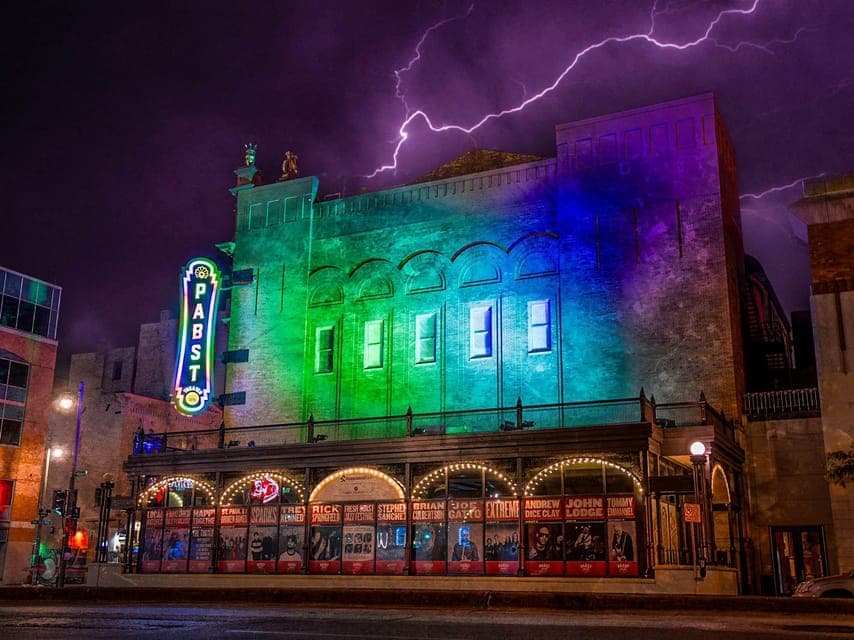 Milwaukee Morbid Mirrorlight Ghost Tours Gallery Image 3
