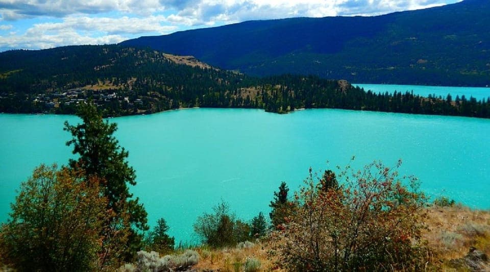 2-Day Kelowna Wine, Lake, and Farm Tour Gallery Image 2