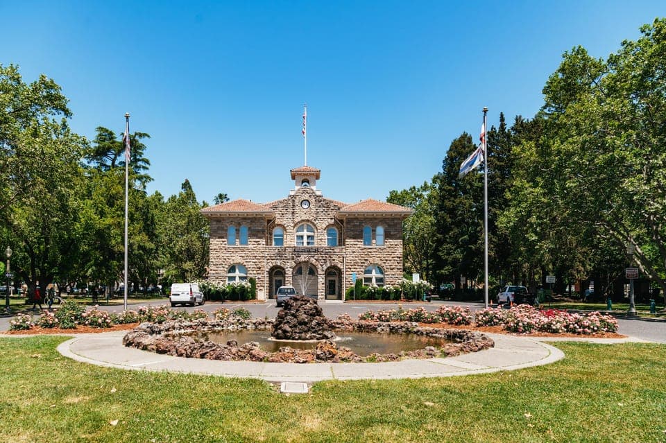 Sonoma Wine Country Tour with Tastings Gallery Image 3