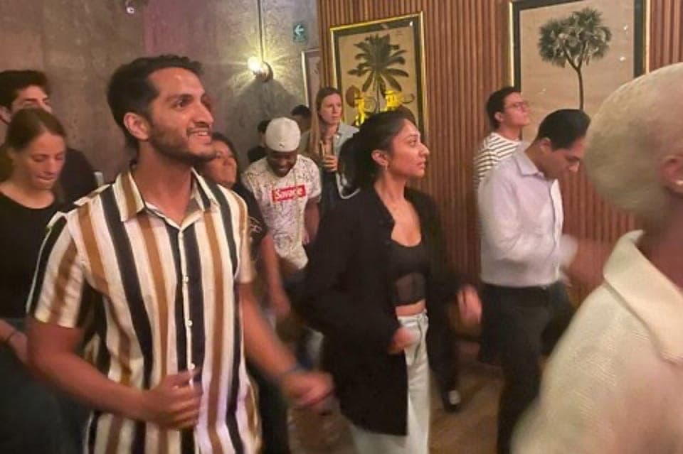 25. Salsa Dancing Experience - Image 25