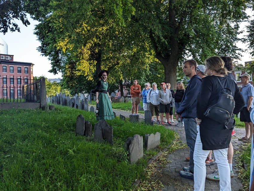 6. Ghosts & Gravestones Nightwalk Tour - Image 6