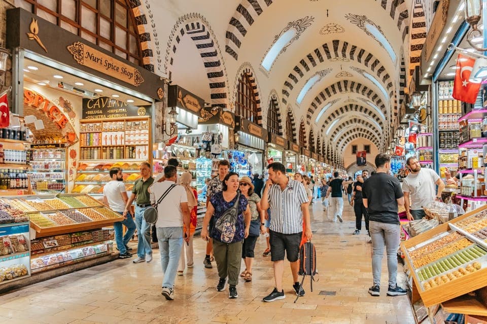 Istanbul: European and Asian Side Guided Foodie Walking Tour - Image 8