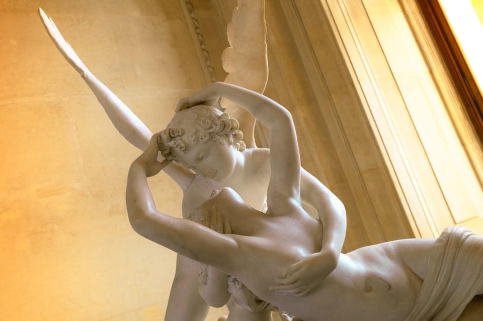 Mona Lisa & Treasures: 6-people Max Louvre Experience Gallery Image 4