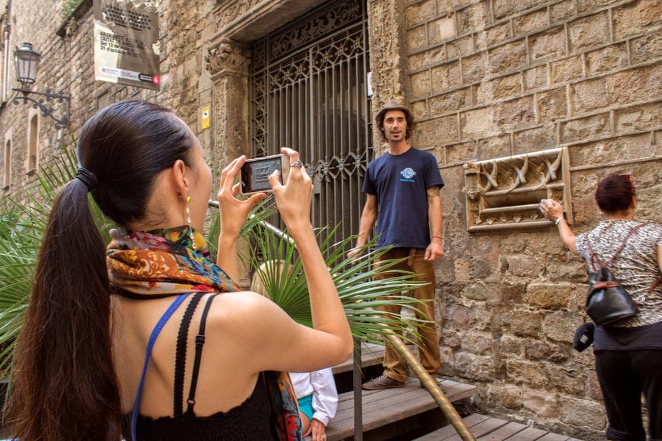 Barcelona Tapas 3-Hour Bike Tour Gallery Image 3