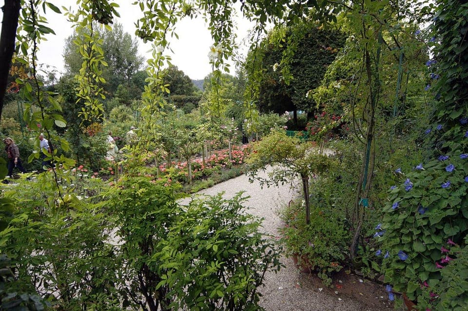 From Paris: Giverny and Monet's Home Day Trip - Image 4