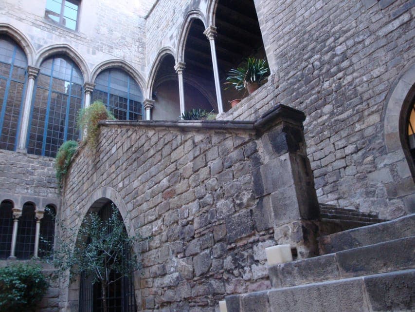 5. Gothic Quarter Walking Tour - Image 5