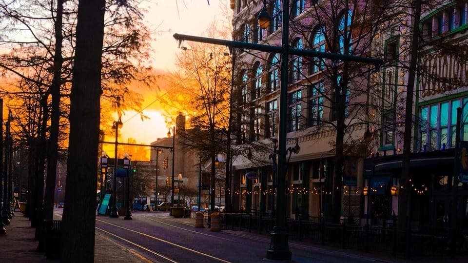 27. True Crime History Bus Tour - Image 27