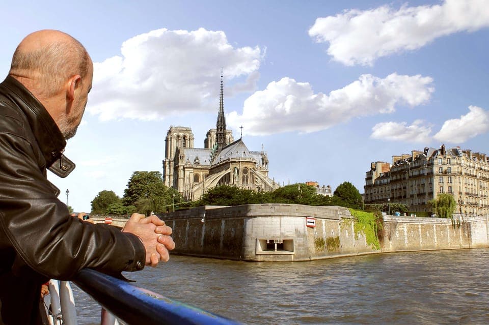 Eiffel Tower Hosted Tour, Seine Cruise and City Tour Gallery Image 4