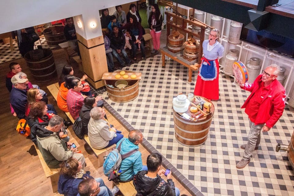 Marken, Volendam and Edam: Private Full-Day Tour Gallery Image 4