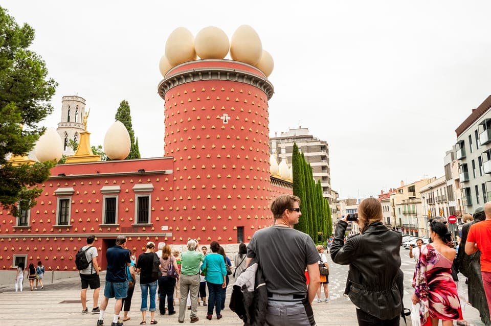 Girona Guided Tour & Dalí Museum in Figueres Gallery Image 4