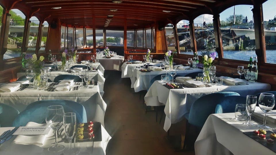 High-End 3-Course Dinner Canal Cruise Gallery Image 2