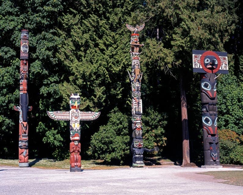 Stanley Park to Totem Poles: Vancouver’s Scenic Walk Gallery Image 1