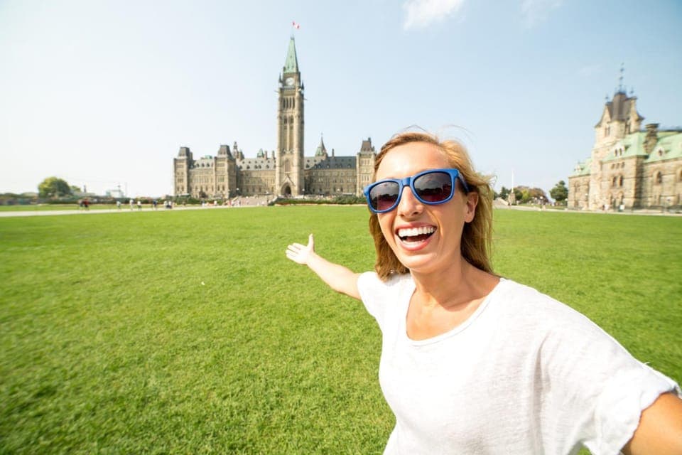 Captivating Ottawa Walk: Historic and Cultural Highlights Gallery Image 4