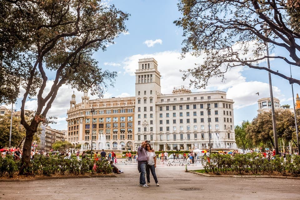 Hola Barcelona Public Transport Travel Card Gallery Image 3