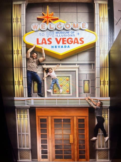 Museum of Illusions Entry Ticket - Image 7