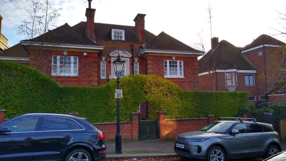 Celebrity Homes Tour of Hampstead Gallery Image 3
