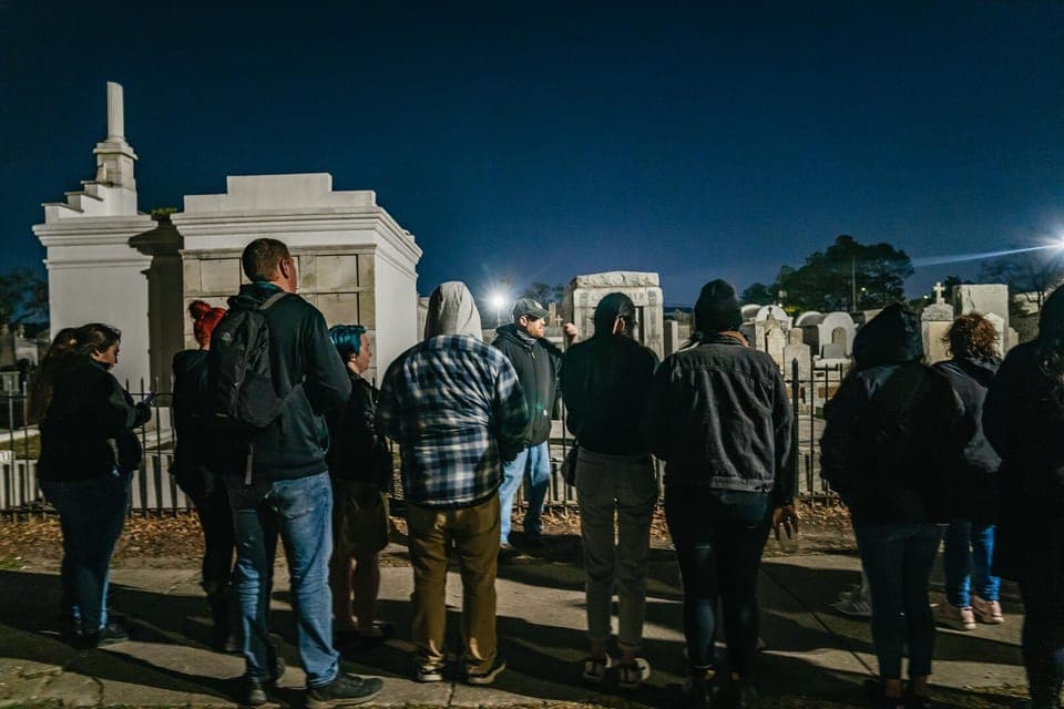 Cemetery Bus Tour At Dark with Exclusive Access Gallery Image 4