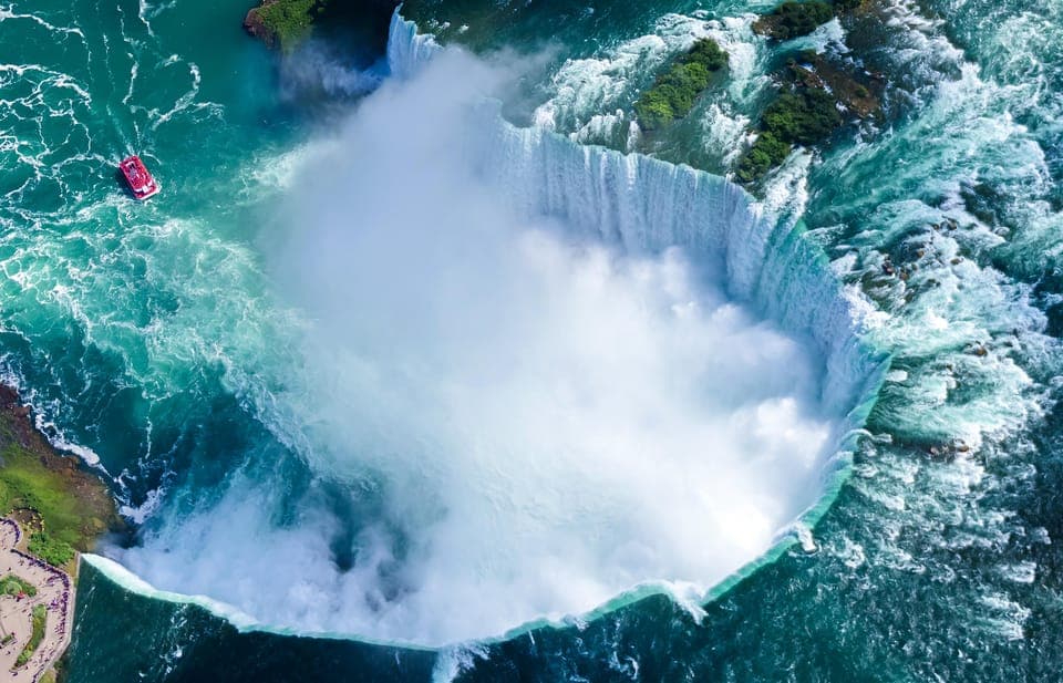 14. Toronto, Niagara Falls & 1000 Islands Tour - Image 14