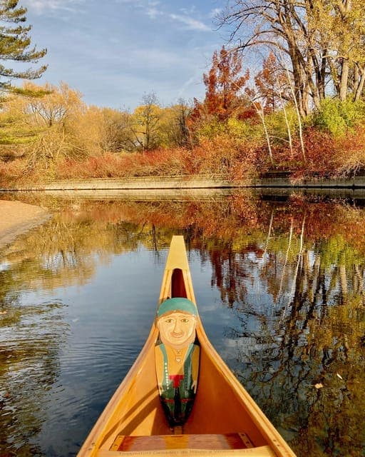 Fall Colours Canoe Tour of the Toronto Islands Gallery Image 2