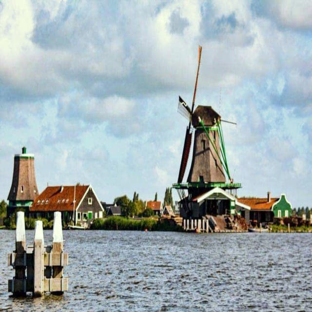 Giethoorn and Zaanse Schans Windmills Day Tour Gallery Image 2