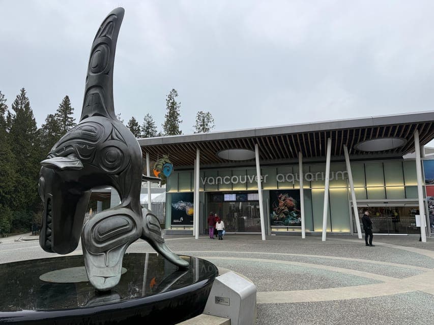 City Car Tour, Stanley Park, Granville Island Gallery Image 2