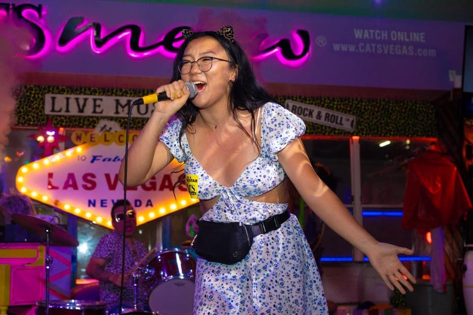 Las Vegas Fremont Street Bar Crawl (party bus add-on option) Gallery Image 2