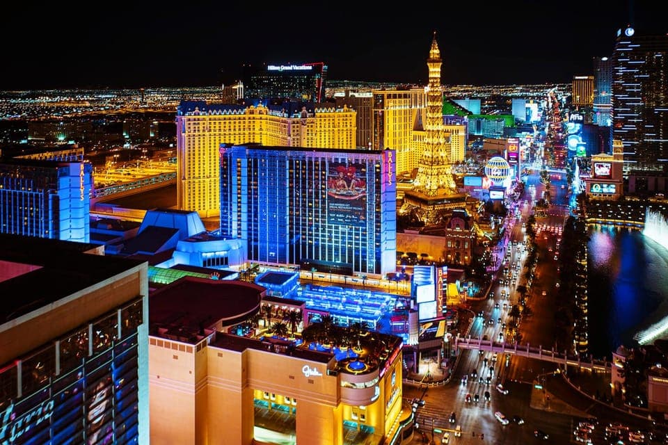 Las Vegas Night Strip Helicopter Wedding Ceremony Package Gallery Image 4