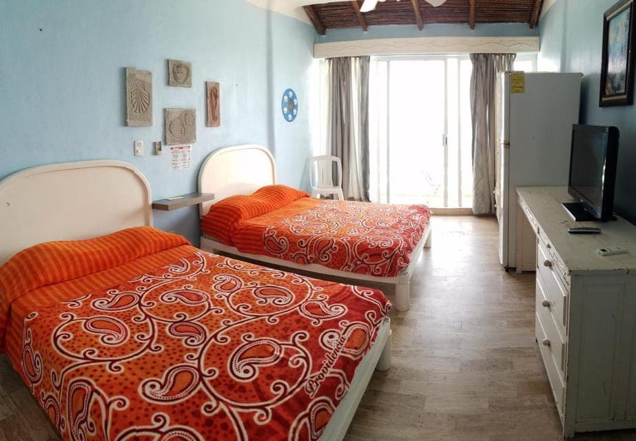 Private Shuttle CUN Airport to Cancun Plaza Condo Hotel Gallery Image 3