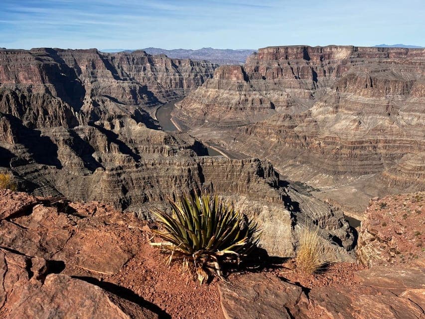 French-guided tour of the Grand Canyon, including Skywalk Gallery Image 3
