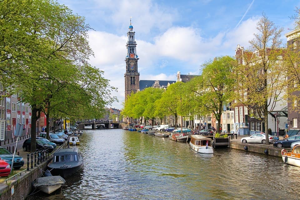 Amsterdam Walking Tour and Canal Cruise Gallery Image 2