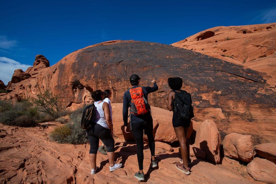Valley of Fire Guided Hiking Tour & Mojave Desert Adventure Gallery Image 4