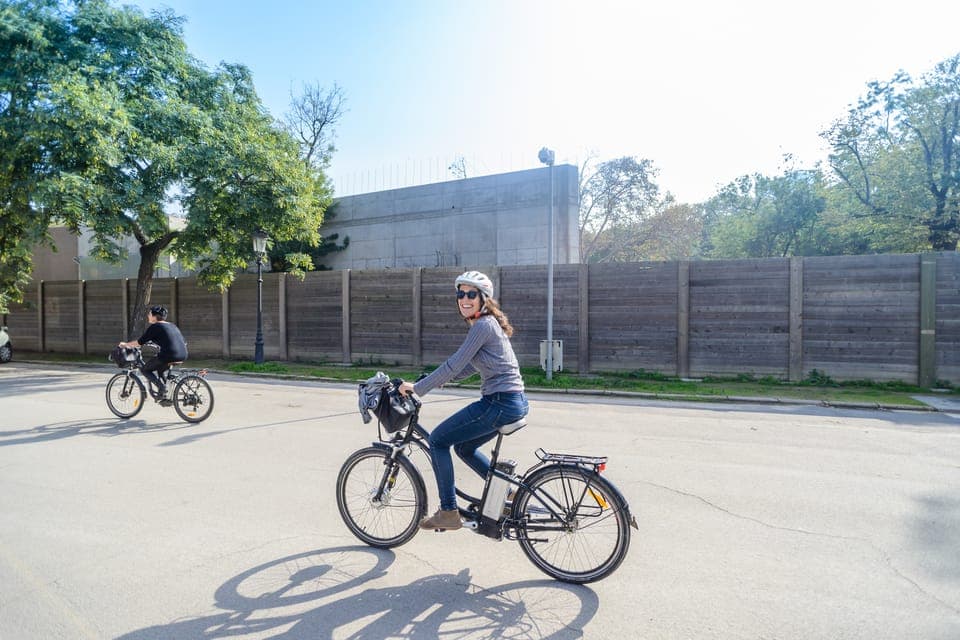 Barcelona E-Bike Tour with Skip-the-Line Sagrada Familia Gallery Image 4