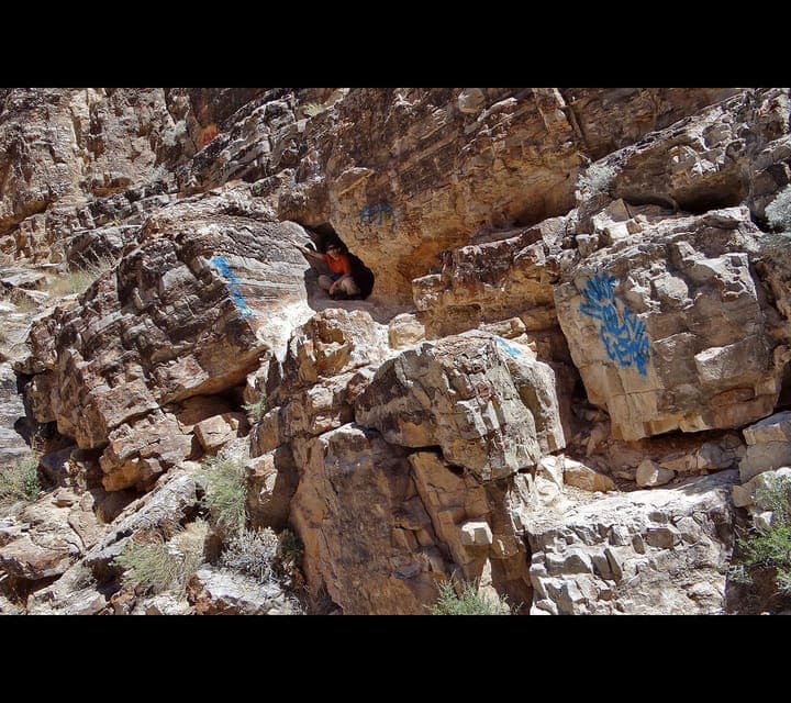 Las Vegas Red Rock Canyon Hiking Adventure & Secret Cave Gallery Image 2