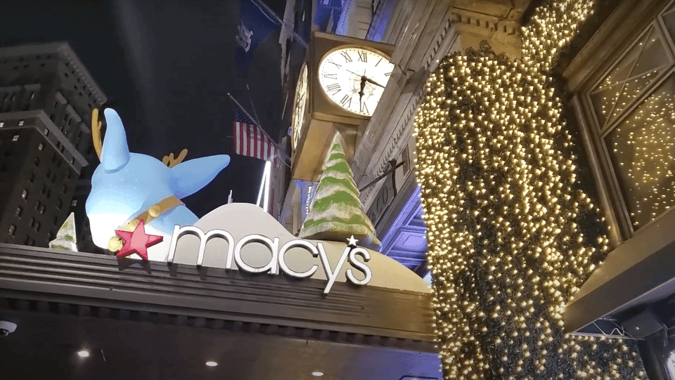 Holiday Lights Tour with Rockefeller Tree Gallery Image 1