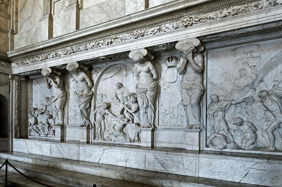 Royal Palace Entry Ticket + Audio guide Gallery Image 4