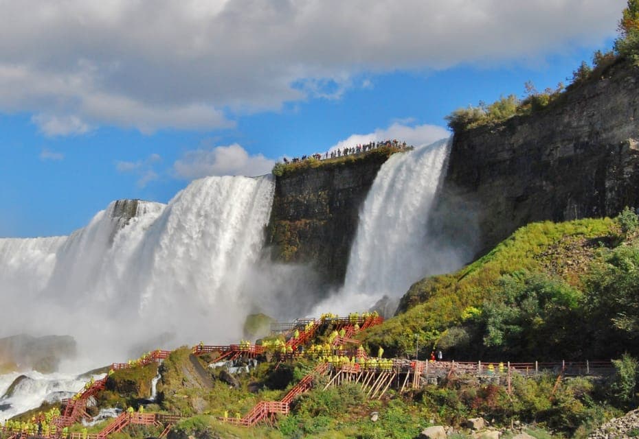 US & Canada Full-Day Tour & Lunch Gallery Image 4