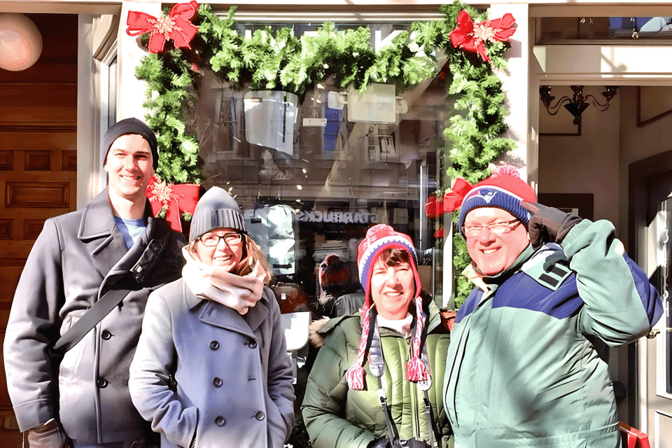 Holiday Lights and Sights Walking Tour Gallery Image 3