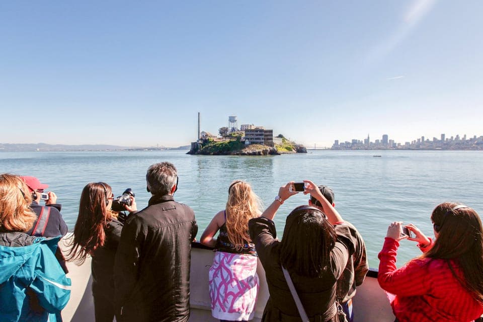 26. Bridge to Bridge Cruise (90-minutes) - Image 26