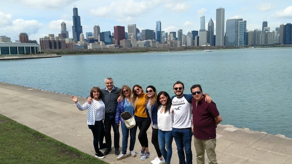 City Minibus Tour with Optional Architecture Cruise Gallery Image 3