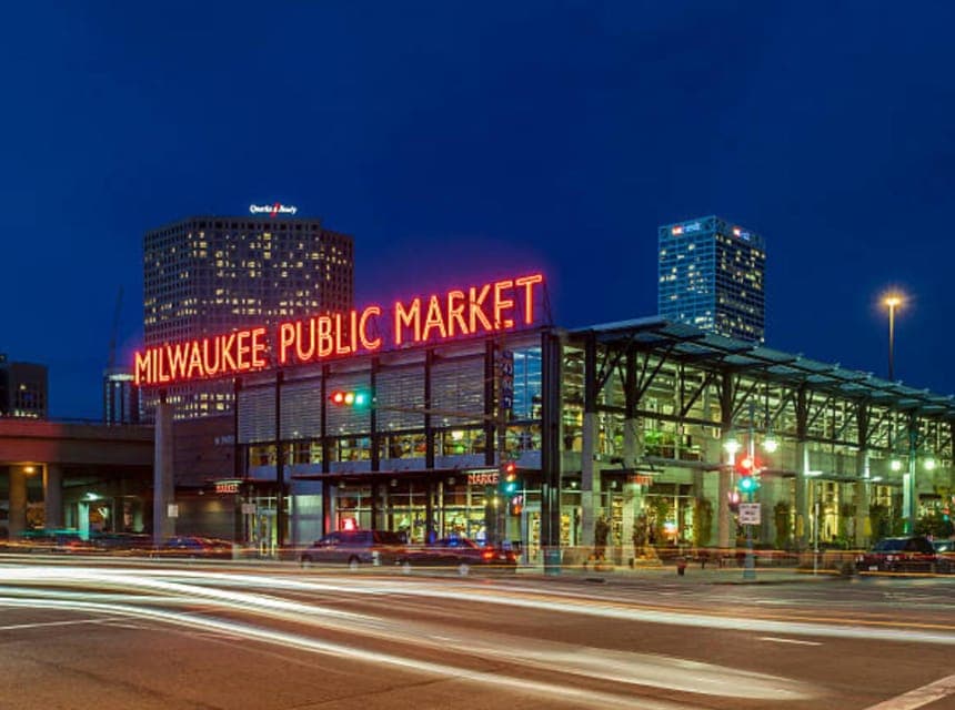 Romantic Milwaukee Private Walking Tour Gallery Image 2