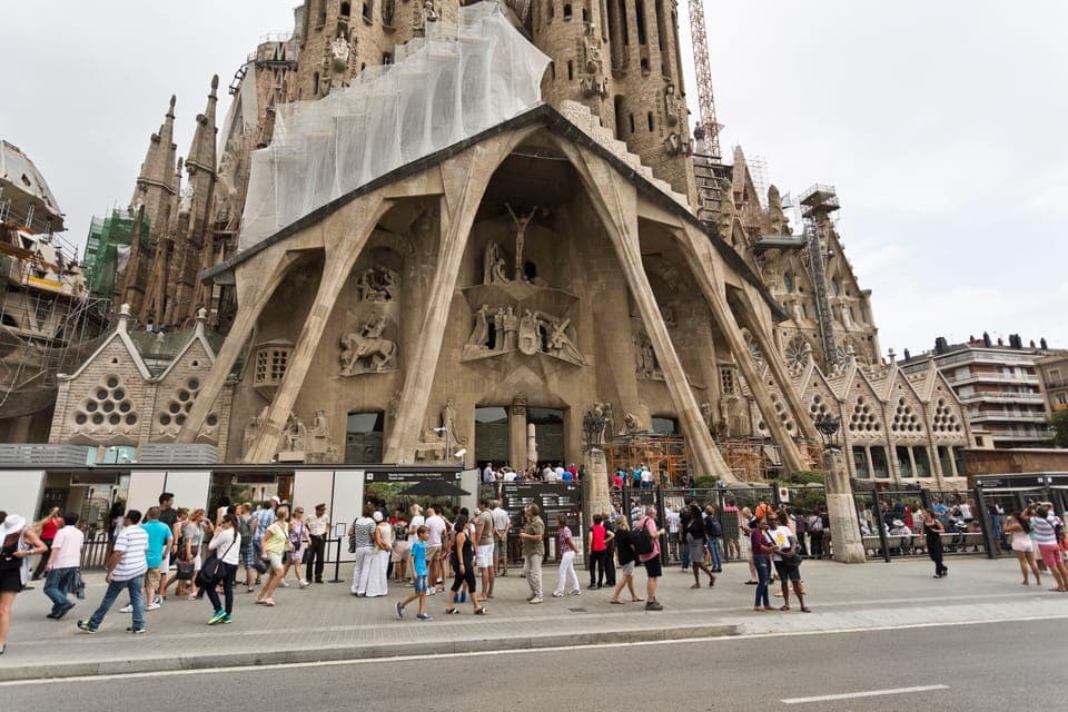 Gaudi's Masterpieces Private Tour in Barcelona Gallery Image 2
